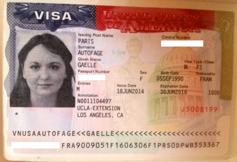 Можно ли получить паспорт в мфц питере если прописан москве